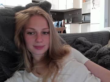 girl
        magic_couple13 cam image #2970563