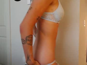 girl
        themykalaxo cam image #4412762