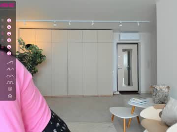 girl
        oki_dokie cam image #1122336