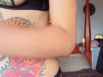 girl
        _demi_dee_ cam image #4395688
