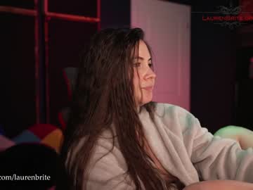 girl
        laurenbrite cam image #584404
