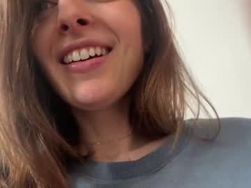 girl
        rosykindred cam image #1640719