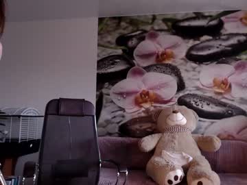 girl
        jennycutey cam image #1412679