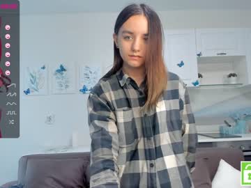girl
        karalyons cam image #1393856