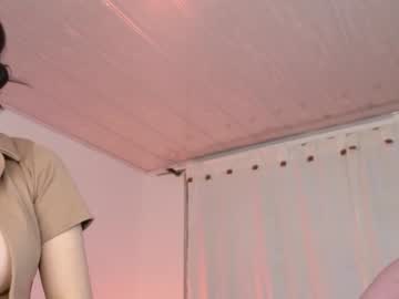 girl
        venus_tay1 cam image #3002219