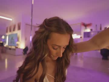 girl
        hannahjames710 cam image #1722526