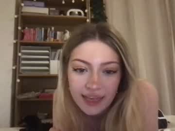 girl
        str4wb3rrycat cam image #656467
