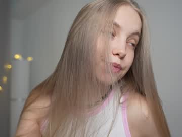 girl
        appr0ved cam image #3950560