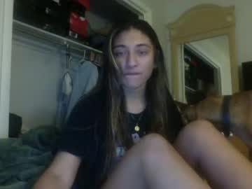 girl
        kristy_barrios cam image #1221519