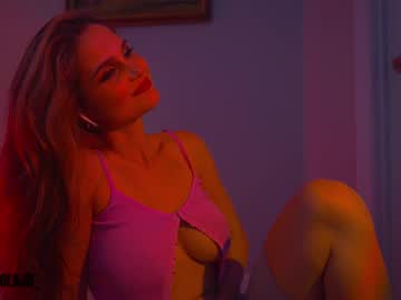 girl
        lola_jd cam image #1923584