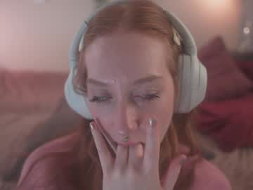 girl
        iara_mi cam image #4038687
