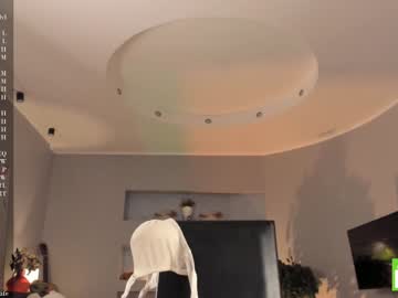 girl
        margarethowell cam image #3965392