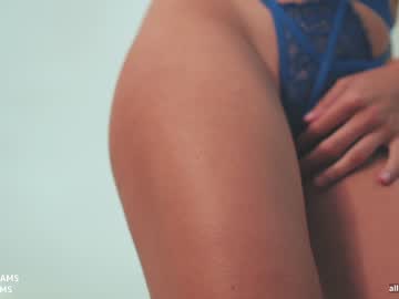 girl
        katdreams cam image #1323751