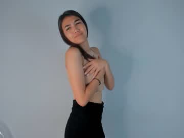 girl
        elianarobinson cam image #1459284