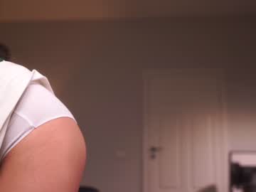 girl
        _mariarty_ cam image #2220428