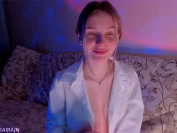 girl
        melondama cam image #175412