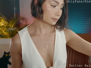 girl
        alejastorm cam image #4629568