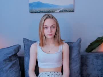 girl
        edaclose cam image #4142211