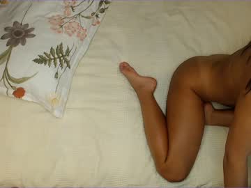 girl
        loonyko cam image #359944