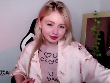girl
        shy_blondiee cam image #579505