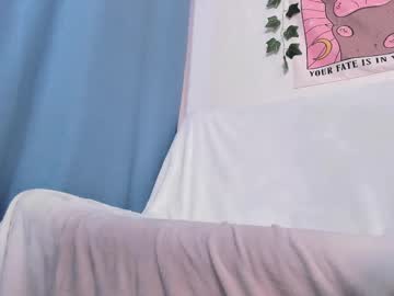 girl
        molly_mares cam image #4185318