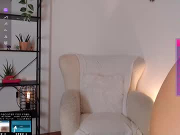 girl
        lucylia_ cam image #4600814