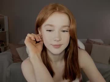 girl
        leahsthetics cam image #4083966