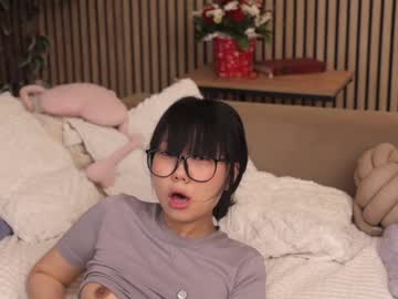 girl
        hinatabroks cam image #2899395