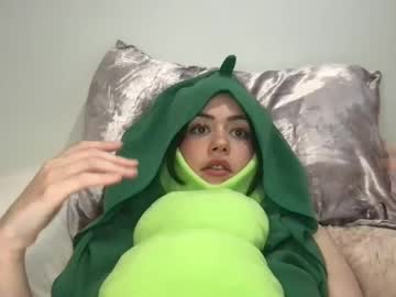 girl
        littlesugarpea cam image #1439929