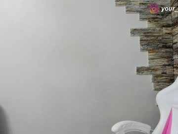 girl
        your_bunnygirl cam image #3491967