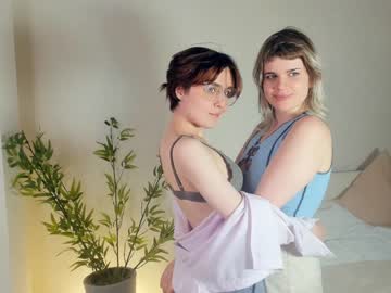 couple
        hoiiy_cute cam image #1462479