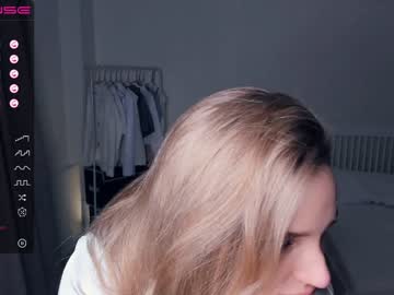 girl
        love_lovess cam image #1362830