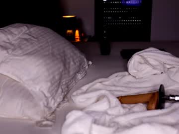 girl
        dee_waters cam image #3984045