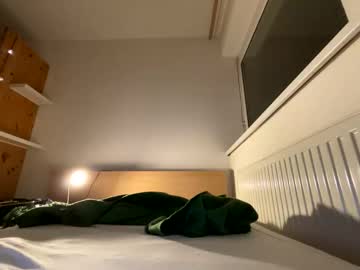 girl
        fliegerfrau cam image #3762095