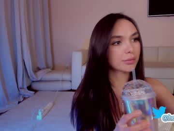 girl
        hollyextra cam image #180740