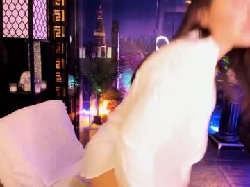 girl
        alma_pearl cam image #748253
