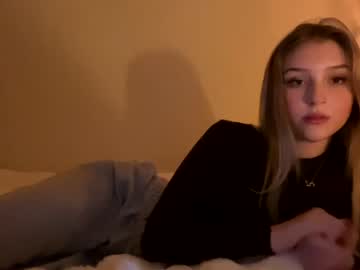 girl
        odessarosa cam image #2496694