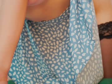 girl
        rosyemily cam image #3603943