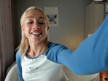 girl
        _mito_69 cam image #2311918