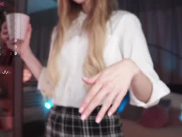 girl
        _icecrystal cam image #3189273