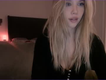 girl
        bitter_moon cam image #205154