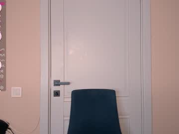 girl
        angel_loo cam image #221690