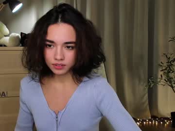 girl
        ella_flar_ cam image #271132
