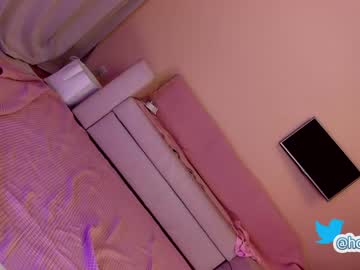 girl
        hollyextra cam image #35006