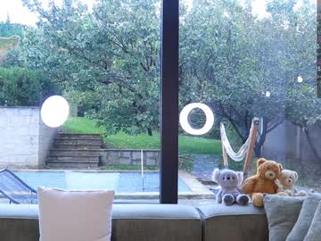 girl
        moon_night_anna cam image #3519695