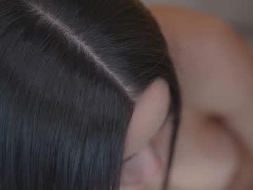 girl
        emyii cam image #3919536