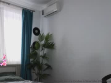 girl
        small_blondee cam image #2781843