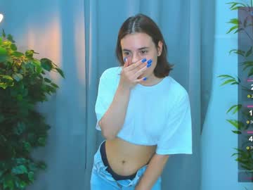 girl
        edlacranshaw cam image #3033466