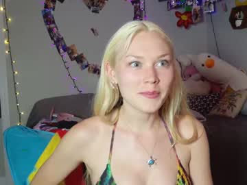 girl
        lilfknsquirt cam image #4614371