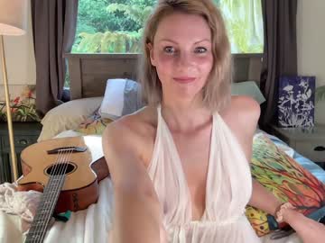 girl
        kaileeshy cam image #1187426